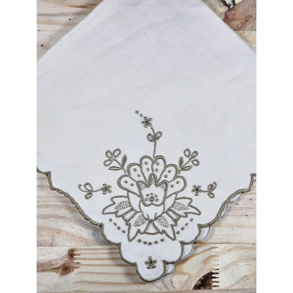 Vintage 1940s Linen Napkin Floral Cutwork Embroidery 16
